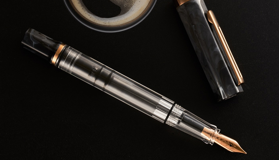 Plnicí pero TWSBI ECO Black Marble foto